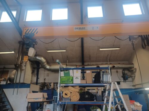 Demag 2000 kg søjlesvingkran