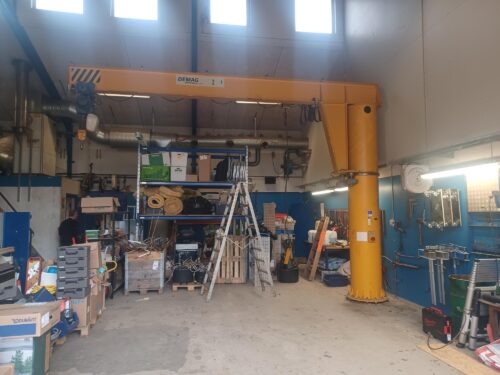 Demag 2000 kg søjlesvingkran