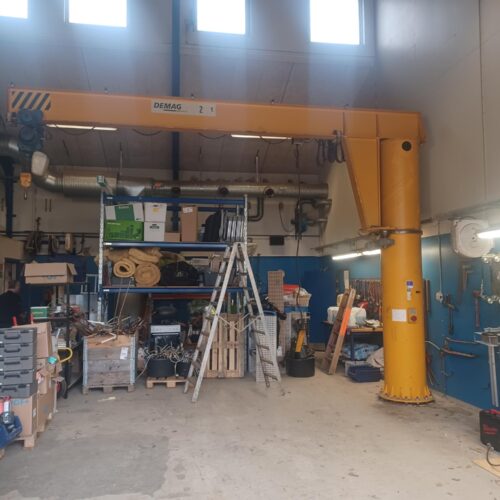 Demag 2000 kg søjlesvingkran